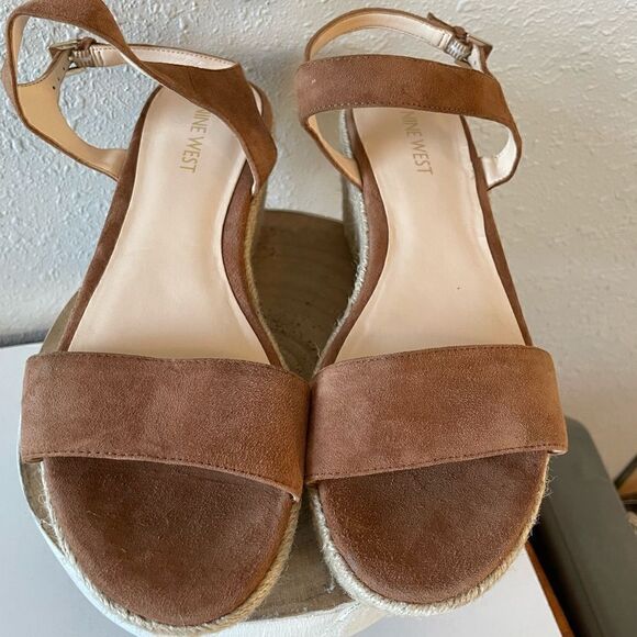 Nine West Platform Style Sandals Size 7.5 M EUC - Picture 3 of 6